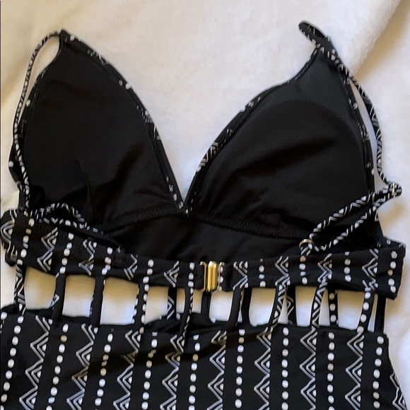 Swimsuit (NEW) - Picture 3 of 6